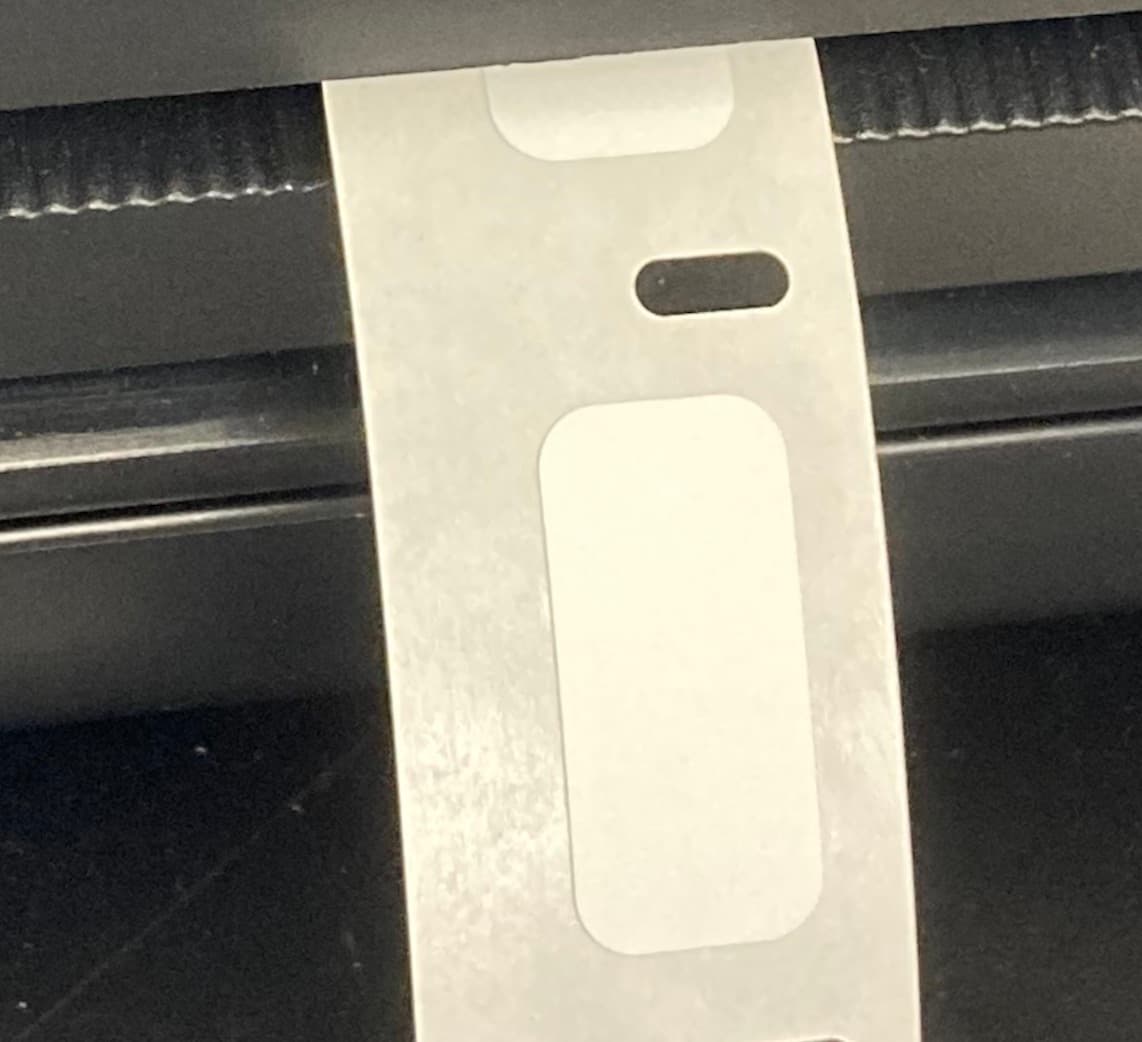 How do I fix white vertical bars or blank labels?